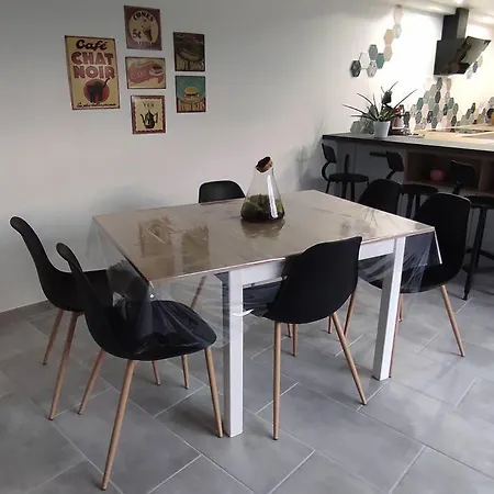 Maison Avec Patio Entre & Campagne Feriehus